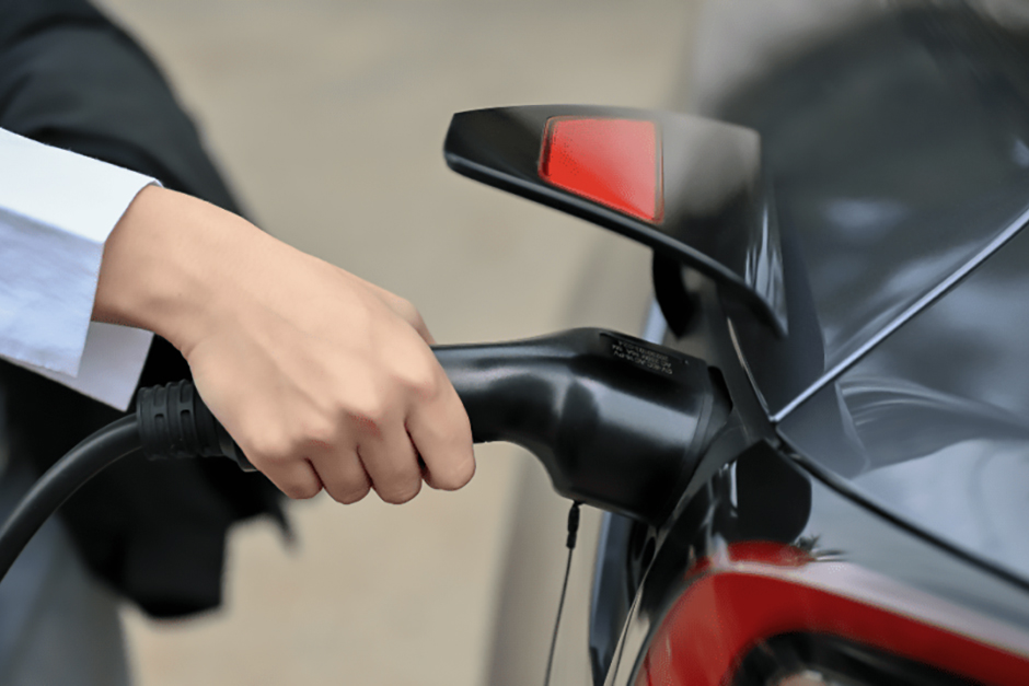 Evden Elektrikli Araç Nasıl Şarj Edilir?